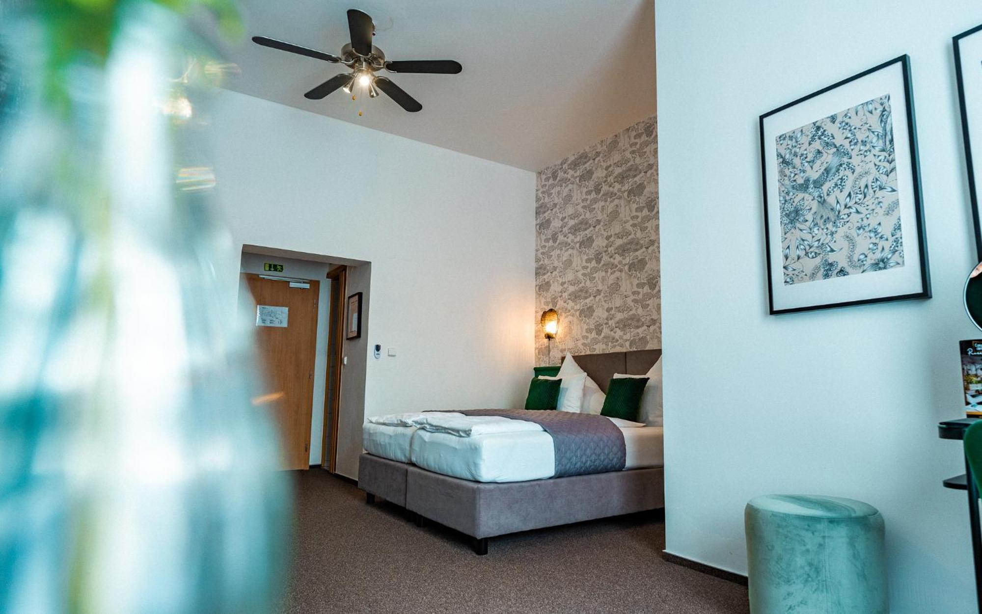 House Otel Hradec Králové Dış mekan fotoğraf